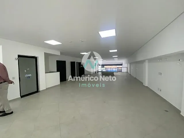 Galpão / Barracão com 1200m², para alugar, no bairro Centro em São Caetano do Sul