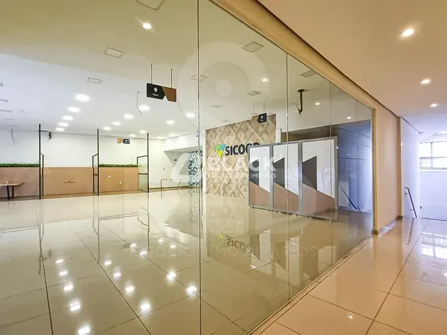 Galpão / Barracão com 700m², para alugar, no bairro Jardim Magnolia em Sorocaba