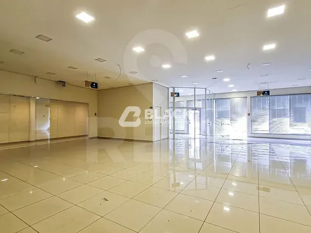 Galpão / Barracão com 700m², para alugar, no bairro Jardim Magnolia em Sorocaba