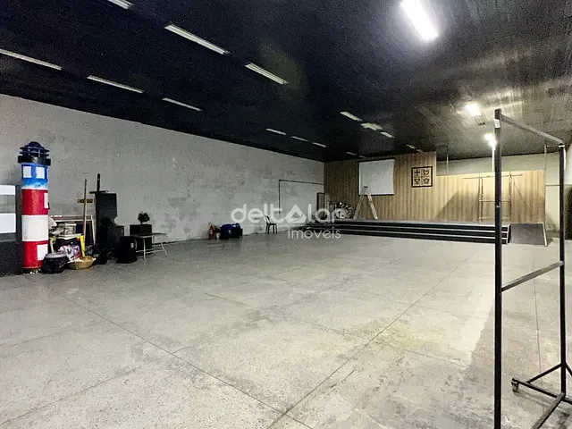 Galpão / Barracão com 423m², para alugar, no bairro Jaqueline em Belo Horizonte