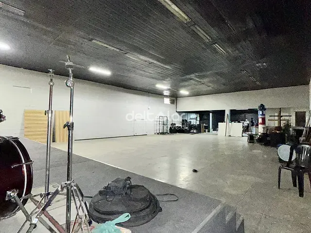 Galpão / Barracão com 423m², para alugar, no bairro Jaqueline em Belo Horizonte