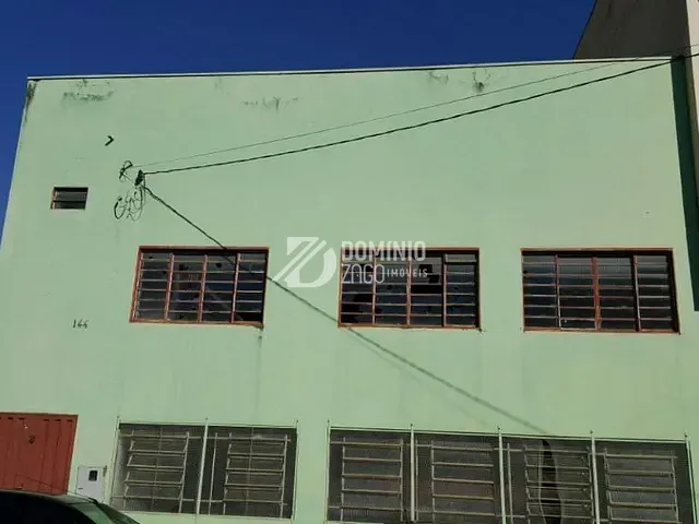 Galpão / Barracão com 327m², à venda, no bairro Centro em Uberaba