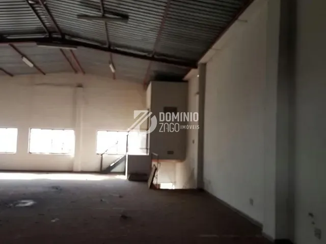 Galpão / Barracão com 327m², à venda, no bairro Centro em Uberaba