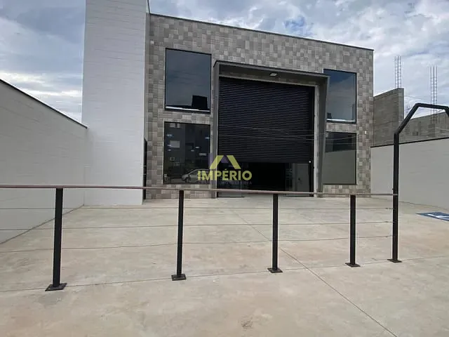 Galpão / Barracão com 379m², à venda, no bairro Jardim Municipal em Salto
