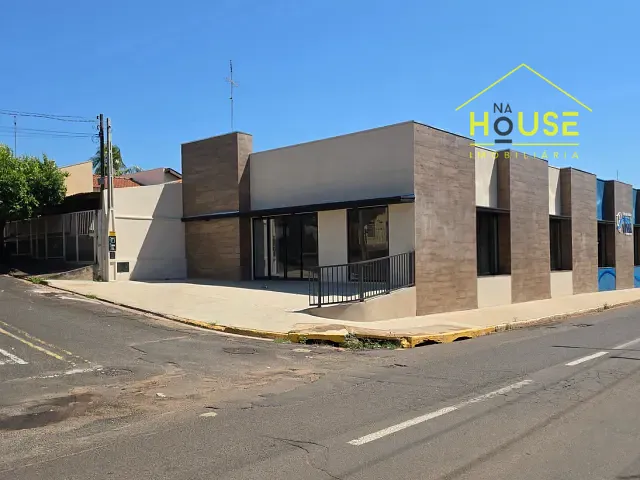 Galpão / Barracão com 250m², para alugar, no bairro Wilfredo de Souza Nazareth em Fernandópolis