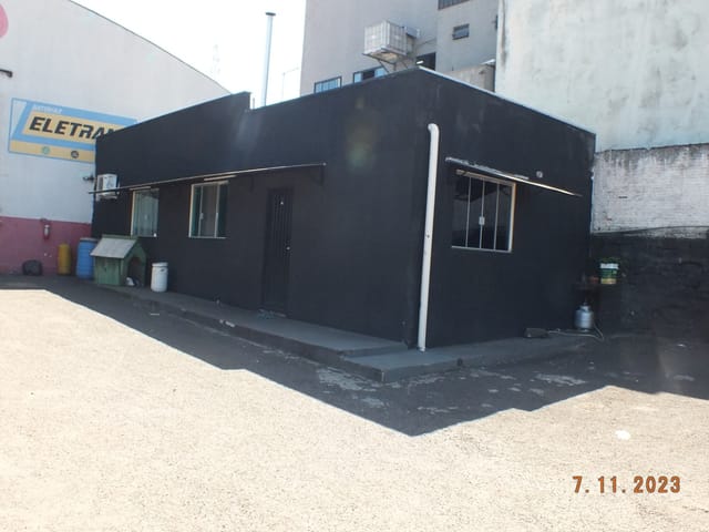 Foto do Galpão / Barracão - Oportunidade à venda, Barracão e Casa residencial na Av. Minas Gerais, Apucarana, PR | J. Mareze Imóveis Ltda