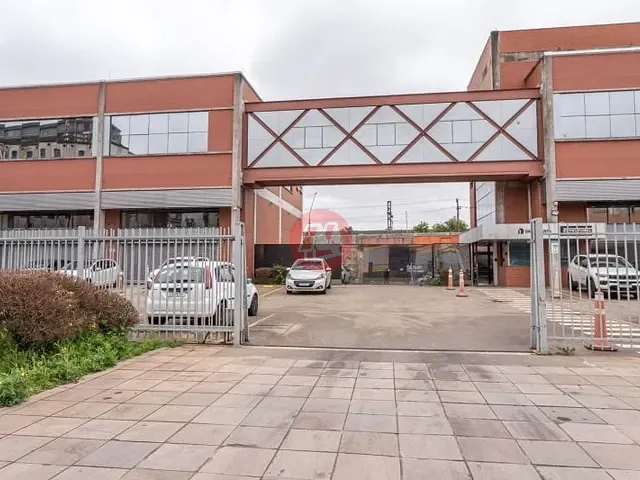 Galpão / Barracão com 100m², para alugar, no bairro Floresta em Porto Alegre