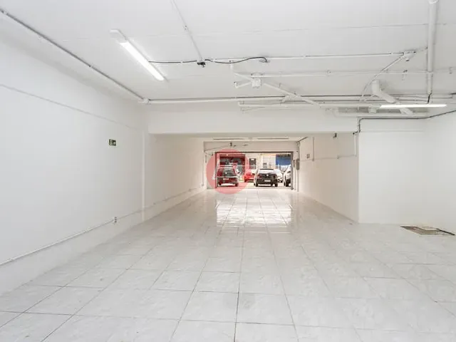 Galpão / Barracão com 100m², para alugar, no bairro Floresta em Porto Alegre