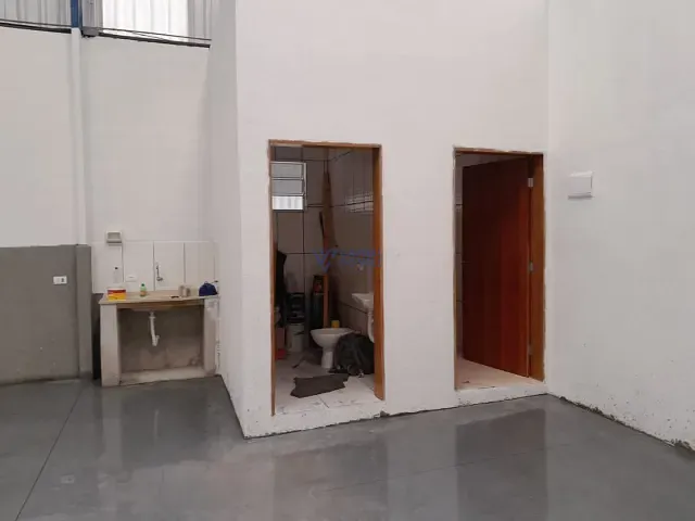 Galpão / Barracão com 170m², para alugar, no bairro Residencial União em São José dos Campos