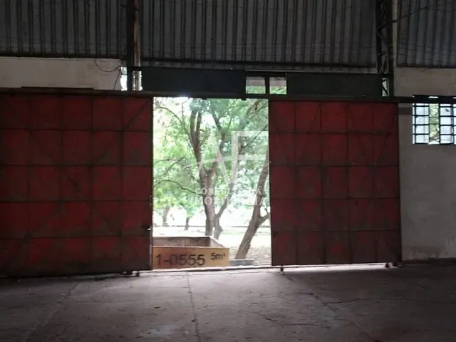 Galpão / Barracão com 1000m², para alugar, no bairro Jardim Baronesa em Taubaté