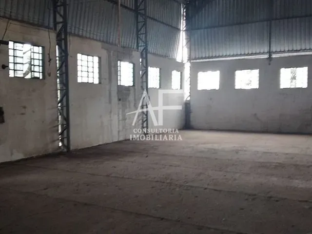 Galpão / Barracão com 1000m², para alugar, no bairro Jardim Baronesa em Taubaté