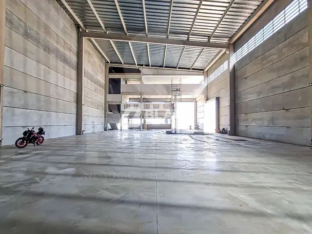 Galpão / Barracão com 1200m², à venda ou para alugar, no bairro Éden em Sorocaba
