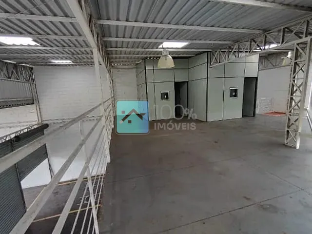 Galpão / Barracão com 315m², para alugar, no bairro Conjunto Residencial Dom Pedro I em São José dos Campos