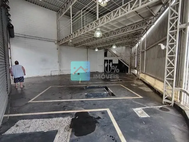 Galpão / Barracão com 315m², para alugar, no bairro Conjunto Residencial Dom Pedro I em São José dos Campos