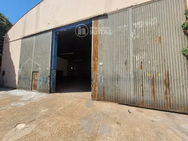 Galpão / Barracão com 400m², para alugar, no bairro Jardim Morumbi em Londrina