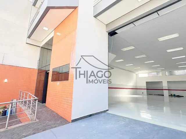Galpão / Barracão com 600m², à venda, no bairro Jardim Stella em Santo André