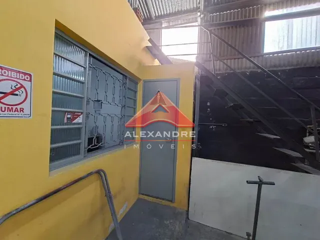 Galpão / Barracão com 300m², à venda, no bairro Vila Industrial em São José dos Campos
