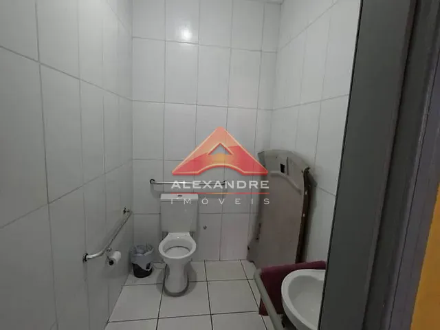 Galpão / Barracão com 300m², à venda, no bairro Vila Industrial em São José dos Campos