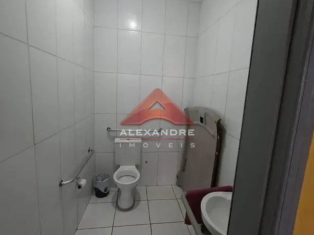 Galpão / Barracão com 300m², à venda, no bairro Vila Industrial em São José dos Campos