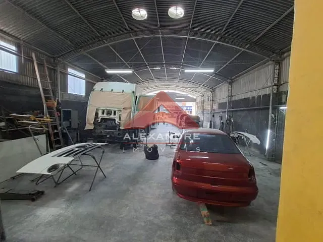 Galpão / Barracão com 300m², à venda, no bairro Vila Industrial em São José dos Campos
