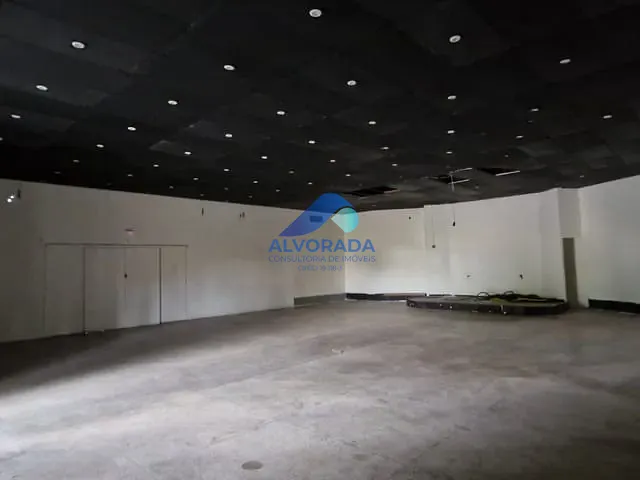Galpão / Barracão com 425m², para alugar, no bairro Jardim das Colinas em São José dos Campos