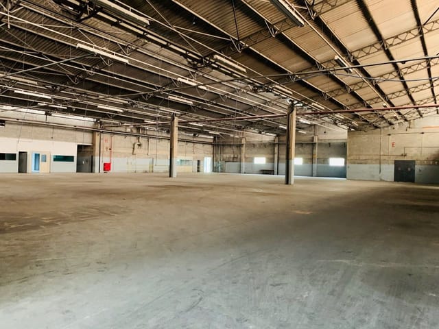 Foto do Galpão / Barracão - Galpão, 22000 m² - venda por R$ 23.000.000,00 ou aluguel por R$ 136.672,00/mês - Jardim Itaquiti - Barueri/SP | BUSSOCABA ADMINISTRACAO DE BENS E IMOVEIS LTDA