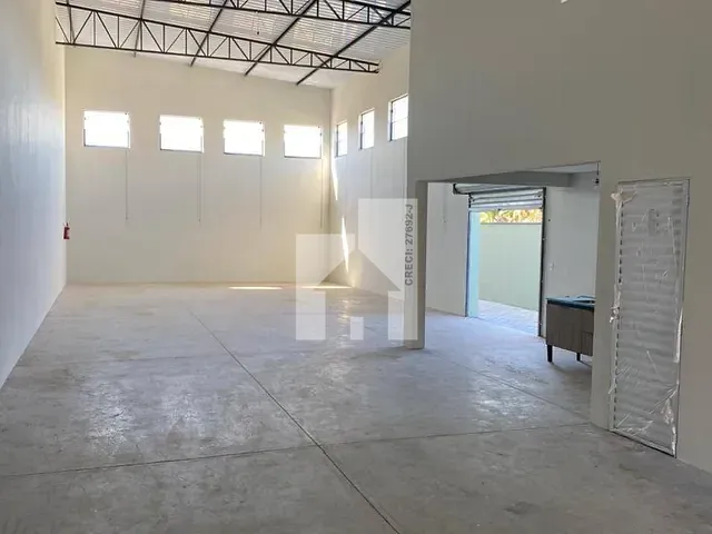 Galpão / Barracão com 350m², para alugar, no bairro Vila Nova Trieste em Jarinu