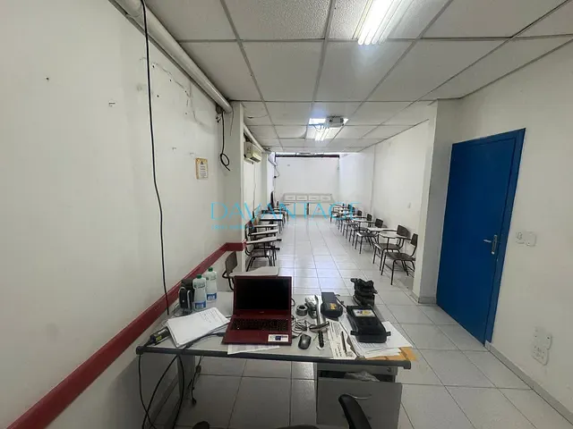 Prédio com 176m², à venda, no bairro Lapa em São Paulo