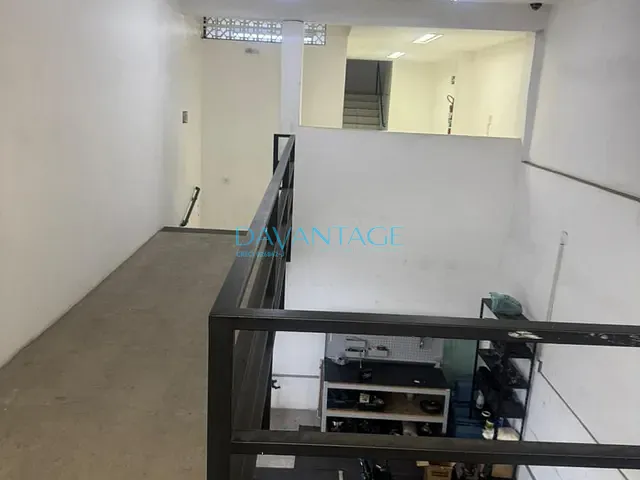 Prédio com 176m², à venda, no bairro Lapa em São Paulo