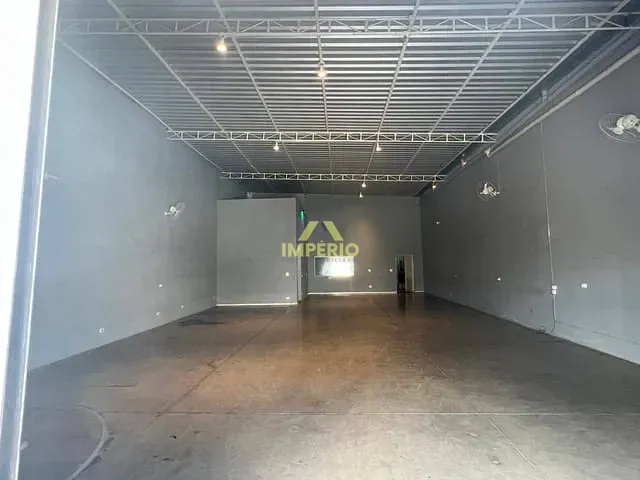 Galpão / Barracão com 250m², à venda, no bairro Jardim Itaguaçu em Salto