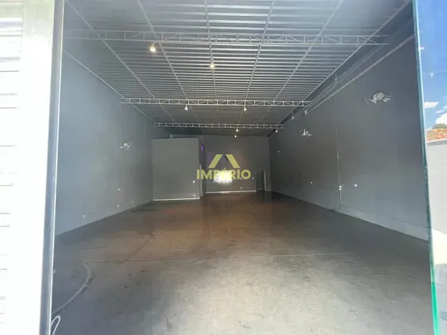 Galpão / Barracão com 250m², à venda, no bairro Jardim Itaguaçu em Salto
