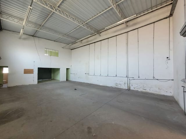 Galpão / Barracão com 300m², à venda, no bairro Paraíso (Polvilho) em Cajamar