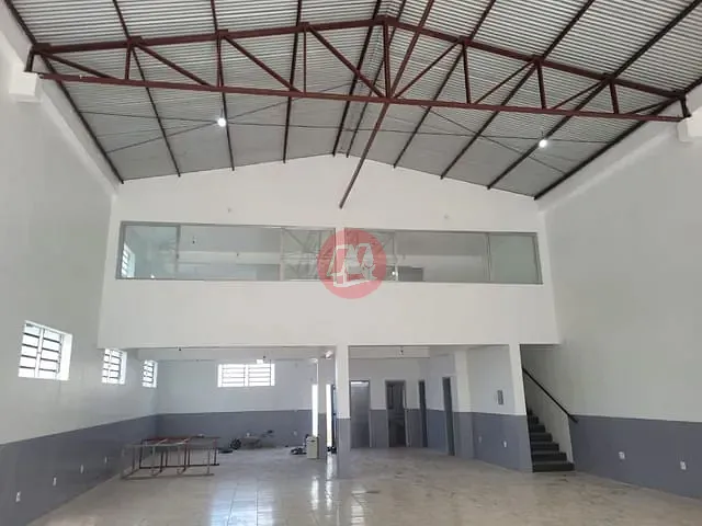 Galpão / Barracão com 310m², para alugar, no bairro Navegantes em Porto Alegre
