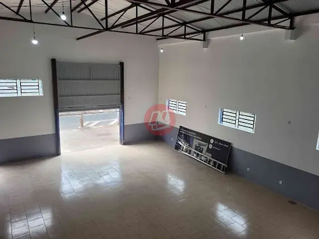 Galpão / Barracão com 310m², para alugar, no bairro Navegantes em Porto Alegre