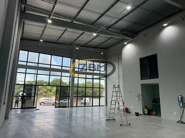 Galpão / Barracão com 650m², para alugar, no bairro Andes em Londrina