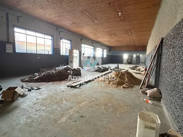Galpão / Barracão para alugar, no bairro Cerâmica em São Caetano do Sul