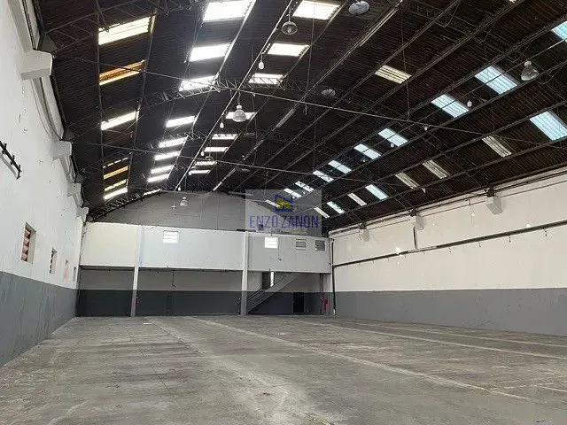 Galpão / Barracão com 1100m², para alugar, no bairro Jordanópolis em São Bernardo do Campo