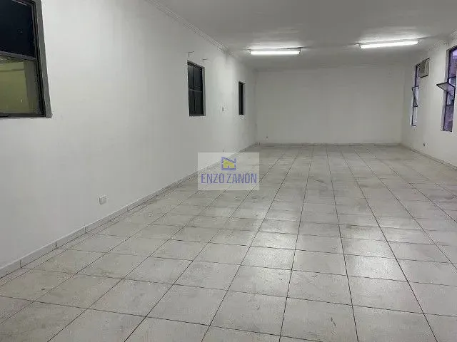 Galpão / Barracão com 1100m², para alugar, no bairro Jordanópolis em São Bernardo do Campo