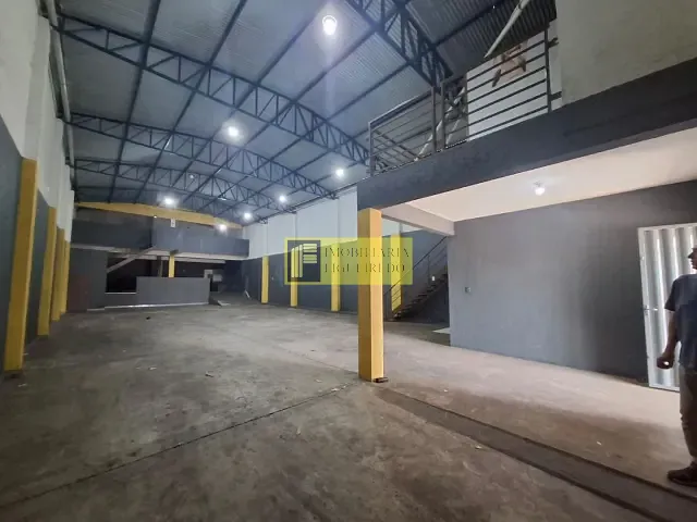 Galpão / Barracão com 429m², para alugar, no bairro Parque Industrial em São José do Rio Preto