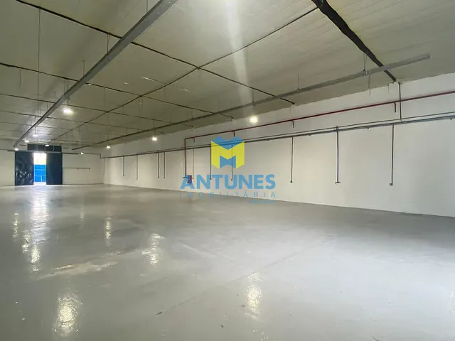 Galpão / Barracão com 840m², para alugar, no bairro Imbiribeira em Recife