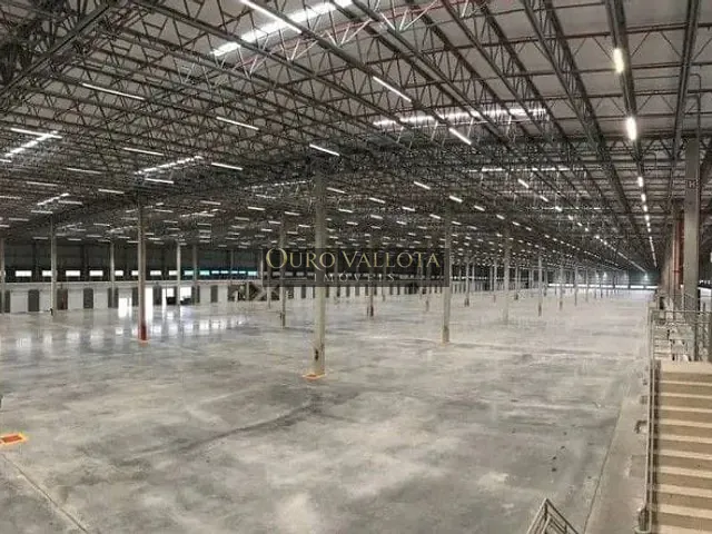 Galpão / Barracão com 2870m², para alugar, no bairro Vila Nova Bonsucesso em Guarulhos