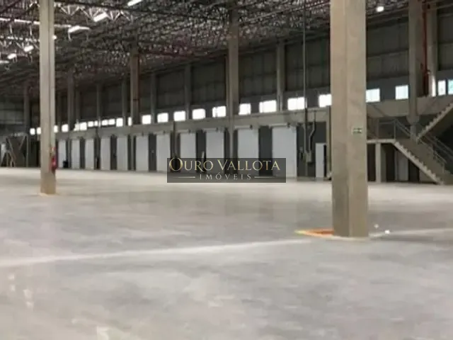 Galpão / Barracão com 2870m², para alugar, no bairro Vila Nova Bonsucesso em Guarulhos