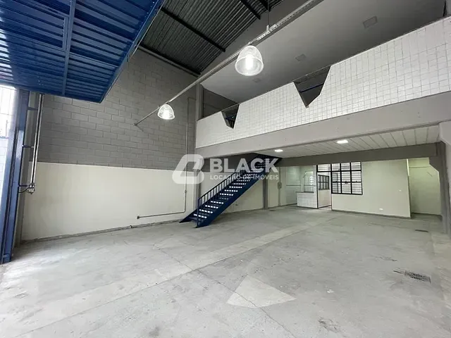 Galpão / Barracão à venda ou para alugar, no bairro Jardim Zulmira em Sorocaba