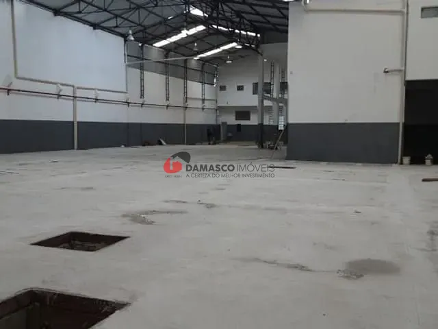 Galpão / Barracão para alugar, no bairro Campestre em Santo André