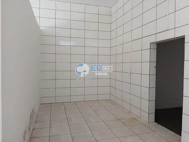 Galpão / Barracão para alugar, no bairro Parque Residencial Alcântara em Londrina