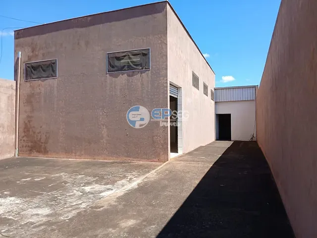Galpão / Barracão para alugar, no bairro Parque Residencial Alcântara em Londrina