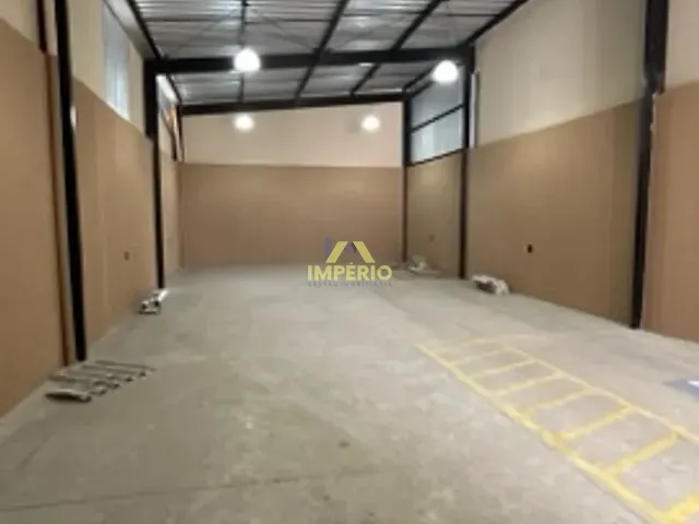 Galpão / Barracão com 206m², para alugar, no bairro Vila Teixeira em Salto