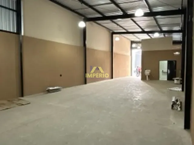 Galpão / Barracão com 206m², para alugar, no bairro Vila Teixeira em Salto