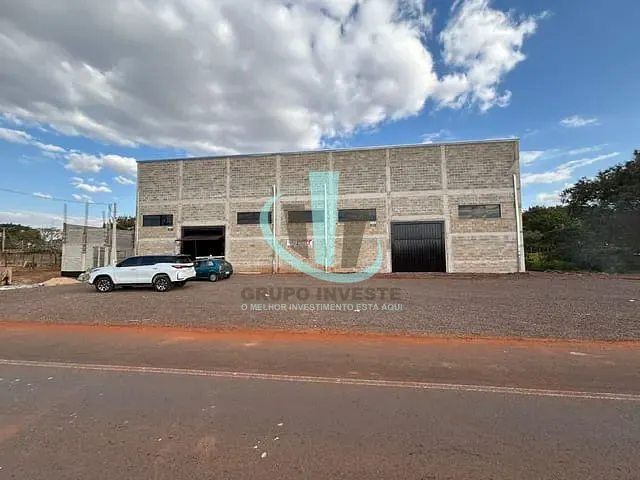 Galpão / Barracão com 900m², para alugar, no bairro Centro em Araraquara