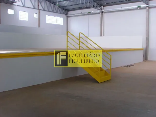 Galpão / Barracão com 1070m², para alugar, no bairro Vila Fioresi em São José do Rio Preto